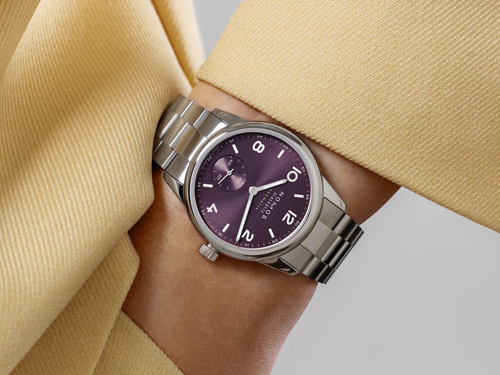 NOMOS Club Sport neomatik 34 purple